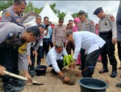 Bersama Kapolres, Bupati Sidrap Letakkan Batu Pertama Polsubsektor Pitu Riawa, Kulo, dan Watang Sidenreng