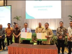 Bupati pinrang hadiri panadatanganan MOU antara kejaksaan pinrang dan pihak BPJS ketenagakerjaan