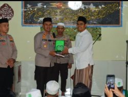 Safari Subuh di Ponpes Yasrib Kapolres Soppeng Silaturahmi Bersama Santri dan Santriwati