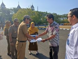 PT Taspen (Persero) menyerahkan secara langsung Tabungan Hari Tua dan pensiun kepada Mantan Sekretaris Daerah Kabupaten Pinrang
