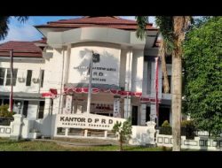 Anggota DPRD Enrekang Menggelar Rapat Paripurna Di Ruang Rapat