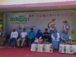 Untuk Program Indonesia Pintar Bupati Enrekang H.Muslimin Bando Memberikan Beasiswa SMA2 Siswa Siswi 500 Juta