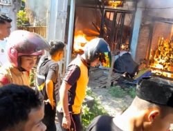 Baznas Enrekang Memberikan Bantuan Kepada Korban Kebakaran