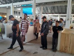 Keluhkan Sepi Pembeli, Ini Alasan Pedagang Sayur Berjualan Di atas trotoar pinggir Jalan