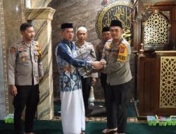 Kunjungi Masjid At – Taufiq Maccile Dalam Program Bertajuk Safari Jumat, Kapolres Soppeng Ajak Ciptakan Pemilu Damai 2024