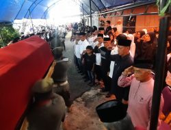 Pj Bupati Dr H Baba Bersama MB Lepas Jenazah Almarhumah Zubaedah Bando