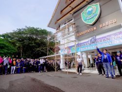 Hari guru nasional 2023 kabupaten barru meriah dengan acara jalan santai di lepas langsung oleh bupati Barru