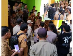 KadisPen Terima Aspirasi Demonstran DiKantor Dinas Pendidikan Enrekang