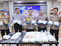 Press Release Terkait Keberhasilan Satresnarkoba Polres Barru Ungkap 30 Kg Sabu di pimpin langsung Kapolda sulsel di lobby mapolda SulSel