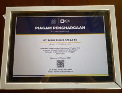 H.Syamsul Mahmud Menerima Penghargaan Dari DJP Sulselbartra  Sebagai Pembayar Pajak Terbaik