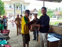 Iskandar Muda Baharuddin Lopa Kunjungi Korban Bencana Kebakaran  Di Desa Bonra Mapilli