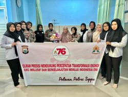 Polwan Polres Soppeng Menggelar Bakti Sosial Kepada Anggota yang Sakit