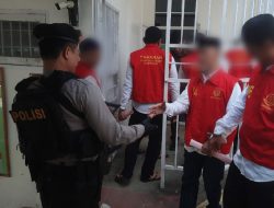 Sat Samapta Polres Soppeng Lakukan Pengamanan dan Pengawalan Terhadap Tahanan  Di Pengadilan 