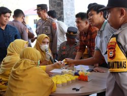 Kapolres Soppeng AKBP Dr.H Muhammad Yusuf Usman SH.,SIK.,MT.,CIPA. mendadak melakukan Tes Urine kepada seluruh personil untuk mengetahui penyalahgunaan narkoba.