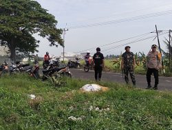 Tumpukan Sampah  di Jalan Poros Sidrap-Pinrang jadi Perhatian Koramil 1420-07/Baranti.