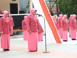 Dalam Rangka Memperingati HKGB  Cabang  Soppeng,Nyonya Denny Yusuf Pimpin Siarah Dan Tabur Bunga