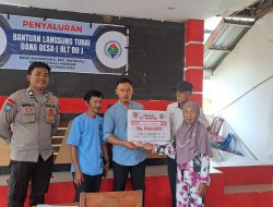 Bhabinkamtibmas Polsek Wonomulyo Monitoring Penyaluran BLT DD di Desa Barumbung