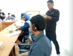 LSM Menyoal Proyek PembangunanJalan Di Desa Kelapa Dua Polman”Menggunakan BBM Subsidi