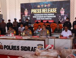 Kapolda Sulsel Rilis Pengungkapan Kasus Narkoba dan Pupuk Bersubsidi, Pemkab Sidrap Sampaikan Apresiasi