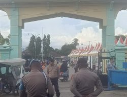 Polsek Kairatu Polres Seram Barat Berharap Kepada Masyarakat Untuk Tetap Menjaga Rasa Aman Saat Berbelanja takjil