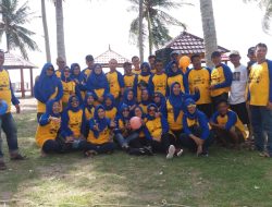 Alumni SMA Nasional Parepare Angkatan 87,Gelar Reuni dipantai Loita Kabupaten Pinrang,Sulawesi Selatan