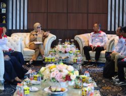 Bupati barru Andi Ina Kartika Sari menerima DPC ABPEDNAS barru di ruang kerjanya