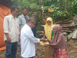 Penyaluran Bantuan kepada Korban Bencana: Rumah Warga atas Nama Rosi Tertimpa Pohon Tumbang di Desa Pundi Lemo