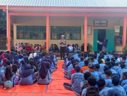 Maksimalkan Sisa Waktu Operasi Patuh, Kasat Lantas Parepare Edukasi Pelajar SMP dan Karyawan Telkom Soal Tertib Lalu Lintas