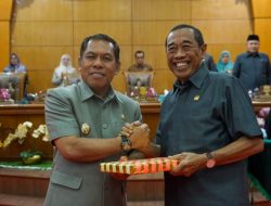 Pemkab Sidrap Serahkan Ranperda APBD 2024 untuk Dibahas DPRD