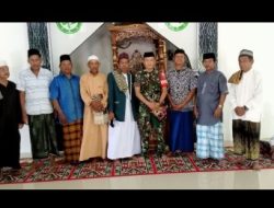 Safari jumat di Desa damai : Babinsa sertu Darwis ajak warga jaga keamanan dan kebersihan