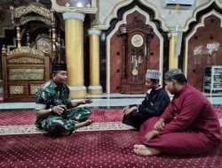 Babinsa Kelurahan Ulu Ale, Serma Andi Akbar, Bangkitkan Semangat Belajar Anak Santri