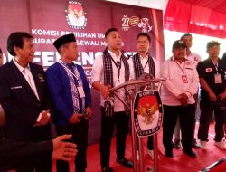 Ribuan Pendukung Kawal Dirga-Iskandar Mendaftar Di KPU Sebagai Calon Bupati  Dan Wakil Bupati Polman