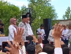Asli,Ribuan Masyarakat Barru Dari Seluruh Penjuru Hadir Di Kegiatan Deklarasi Pasangan Calon Andi Ina Kartika Sari SH.M,Si – Dr. Ir. Abustan M,Si.