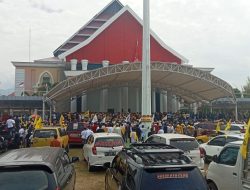 Pendukung ASSAmi Membludak Saat Pendaftaran Di KPU Polman
