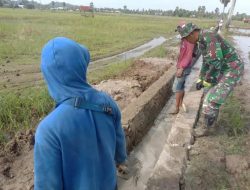 Koramil 1420-01/Panca Lautang Gelar Karya Bhakti Perbaikan Saluran Irigasi.