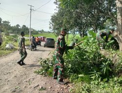 Babinsa Koramil 1420-06/Panca Rijang Bersama Warga Bersihkan lingkungan.
