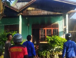 Akibat Kelalaian,1 Unit Rumah Terbakar Di Desa Patampanua, Damkar Polman Gerak Cepat Padamkan Api