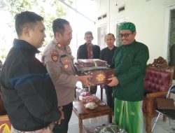 Kapolsek Bacukiki Pimpin Patroli Dialogis, Sambangi Pesantren Zubdatul Asrar