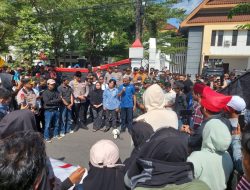 Kapolres Gowa Turun Langsung Amankan Unjuk Rasa di DPRD Gowa
