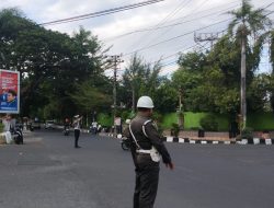 Pengaturan Arus Kendaraan di Pagi Hari, Wujud Pelayanan Kepolisian di Bidang Lalu Lintas  
