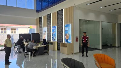 Sat Samapta Polres Parepare Laksanakan Pengamanan dan Pengawalan di Bank, Pastikan Situasi Aman dan Kondusif