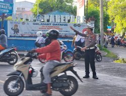 Pelayanan Polisi diatas Jalan Raya, Sat Lantas Lakukan Pengaturan di jam Pergi dan Pulang Sekolah