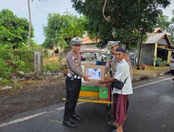 Sambut Hari Lalu Lintas Bhayangkara ke-70, Sat Lantas Polres Parepare Berbagi Sembako untuk Pengayuh Becak