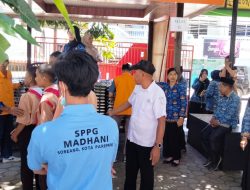 Sinergi Kapolsek dan Camat Kawal Distribusi Perdana Program MBG di Soreang Parepare