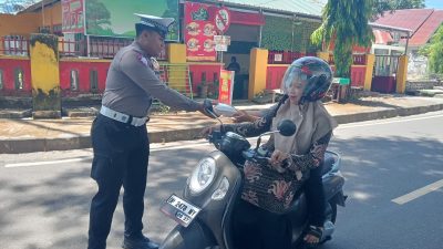 Jumat Berkah Sat Lantas Polres Parepare, Semangat Berbagi untuk Sesama