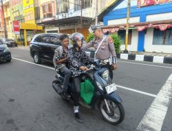 Edukasi Polisi Menyapa, Kasat Lantas Polres Parepare : Bahaya Berkendara Sambil Gunakan Handphone