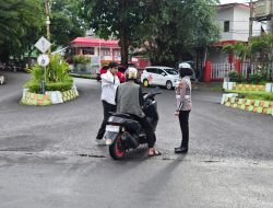 Pelayanan Pagi Sat Lantas Polres Parepare, Masih Temukan Pengendara Berboncengan Tanpa Helm