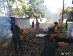 Polsek Bacukiki Turunkan Personel, Partisipasi Aktif Lakukan Kerja Bakti Bersama Benahi Kebersihan Kampung Enjoy