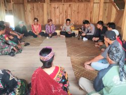 PATROLI OPS LILIN 2025 DI WILAYAH KECAMATAN PEGUNUNGAN, AKBP NUGRAHA KUMPULKAN SELURUH PEMANGKU ADAT SEKO-RAMPI BAHAS KUHP 2026