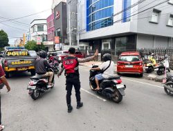 Patroli Dialogis Sat Samapta Beri Pelayanan Pengaturan Lalu Lintas dan Galang Kemitraan Warga